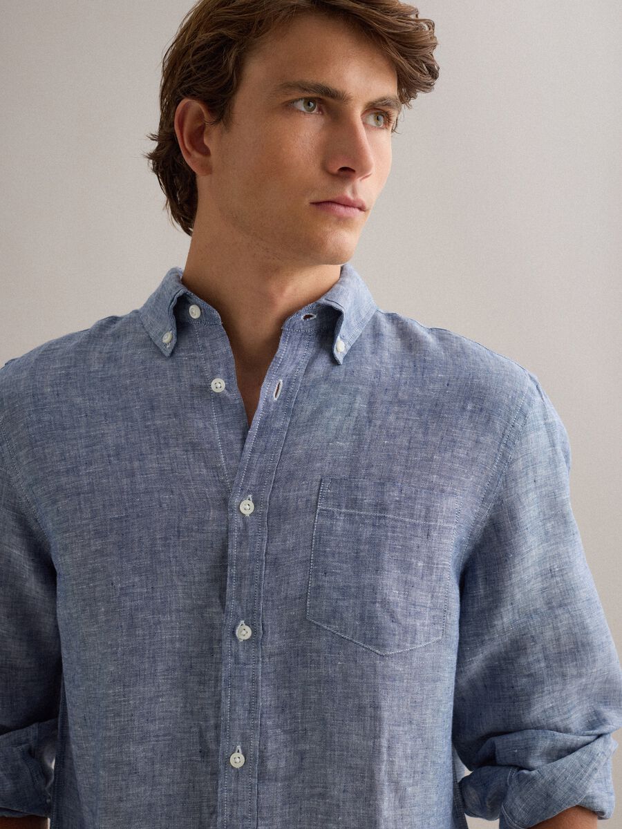 Light blue pure linen shirt with button-down collar, regular fit_3