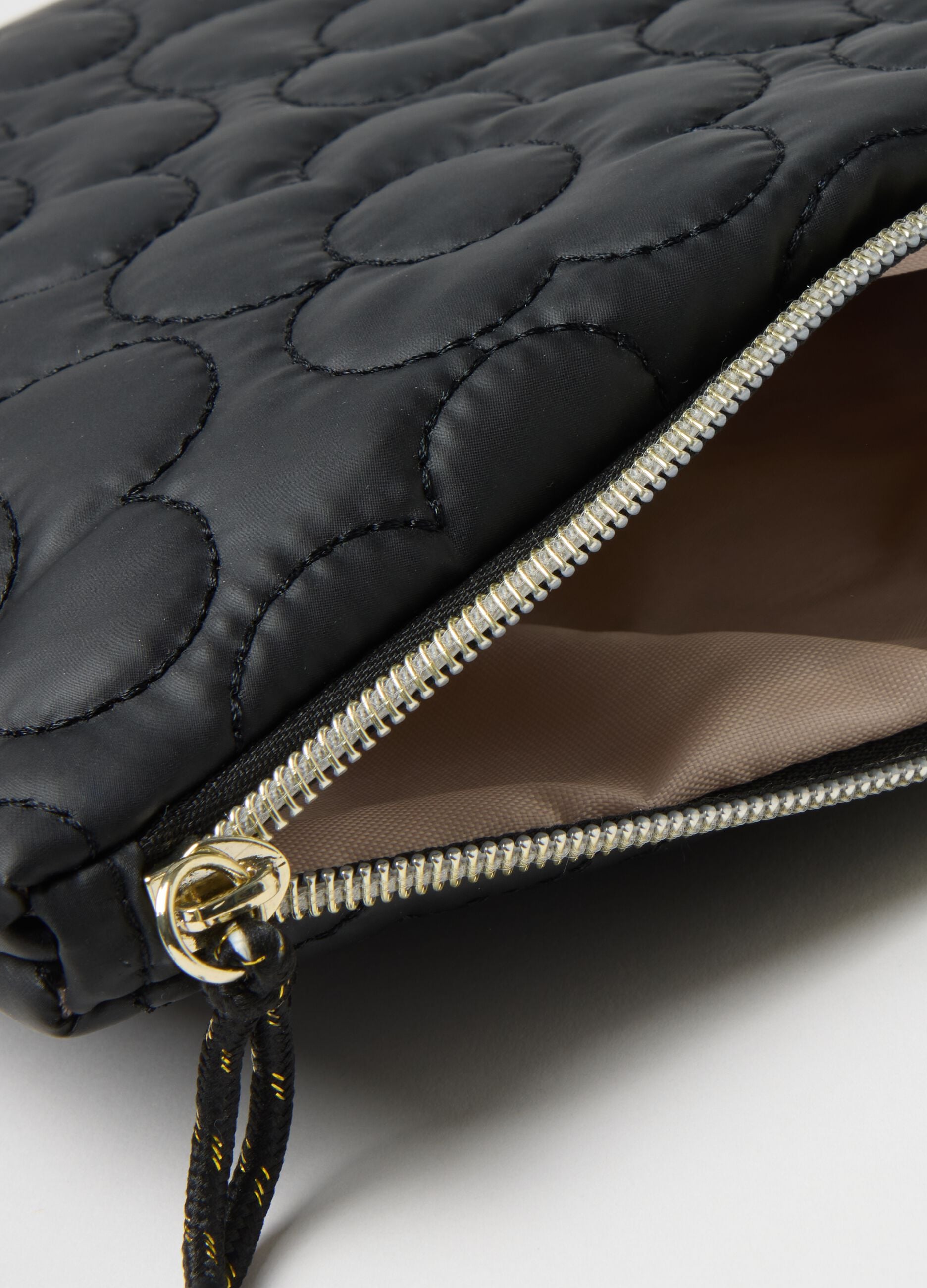 Black pouch with zip and floral pattern