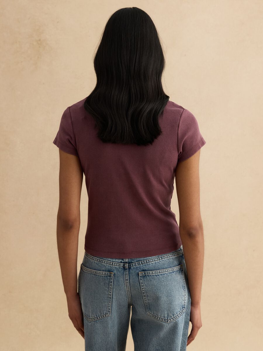 Fitted T-shirt in stretchy purple cotton_1