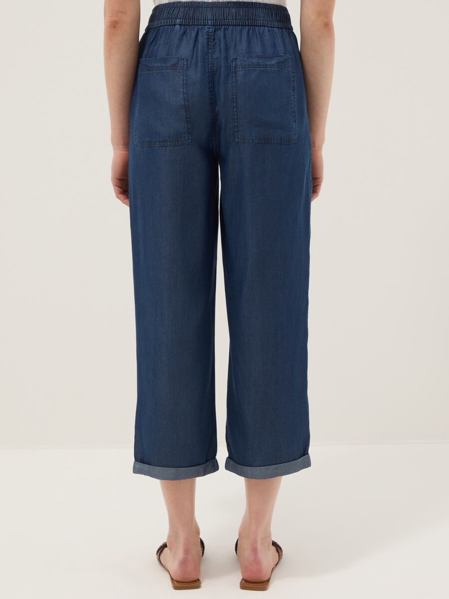 Jeans denim blu in puro lyocell con vita elasticizzata relaxed fit_2