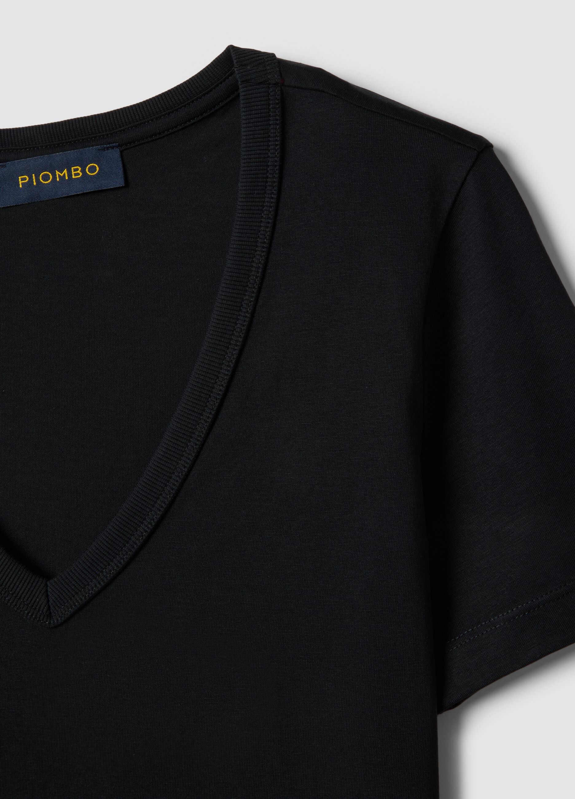 Black pure cotton V-neck regular fit T-shirt