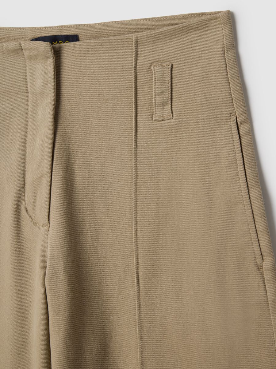 Beige straight trousers in twill and stretch cotton_5