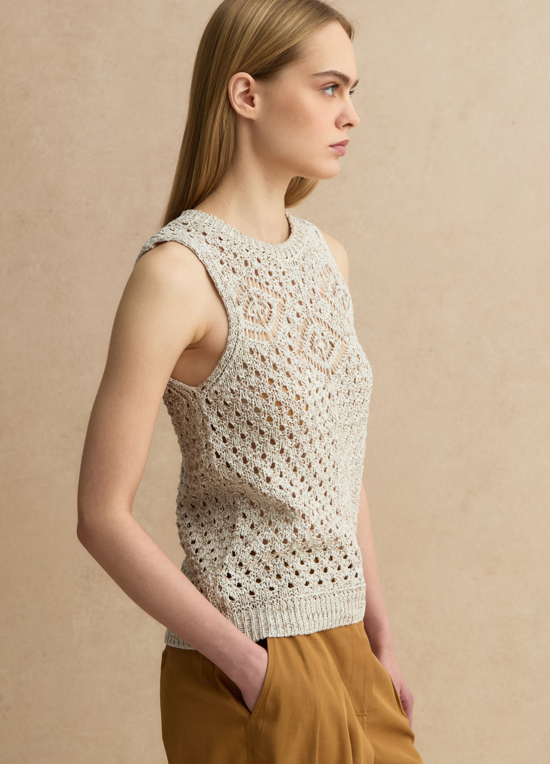 Fitted beige cotton blend mesh vest