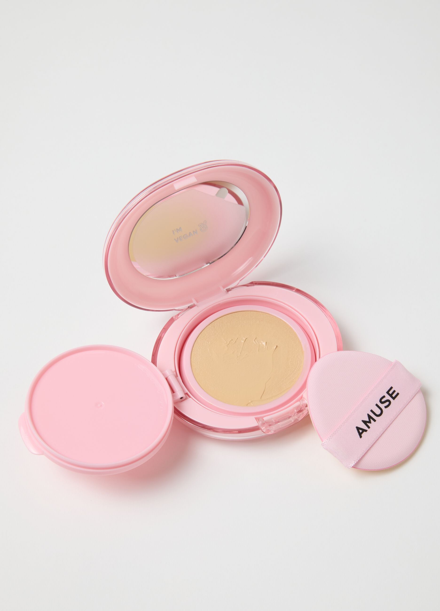 Dewy skin effect cushion foundation. Provides healthy, flawless, and radiant skin for 24 hours!