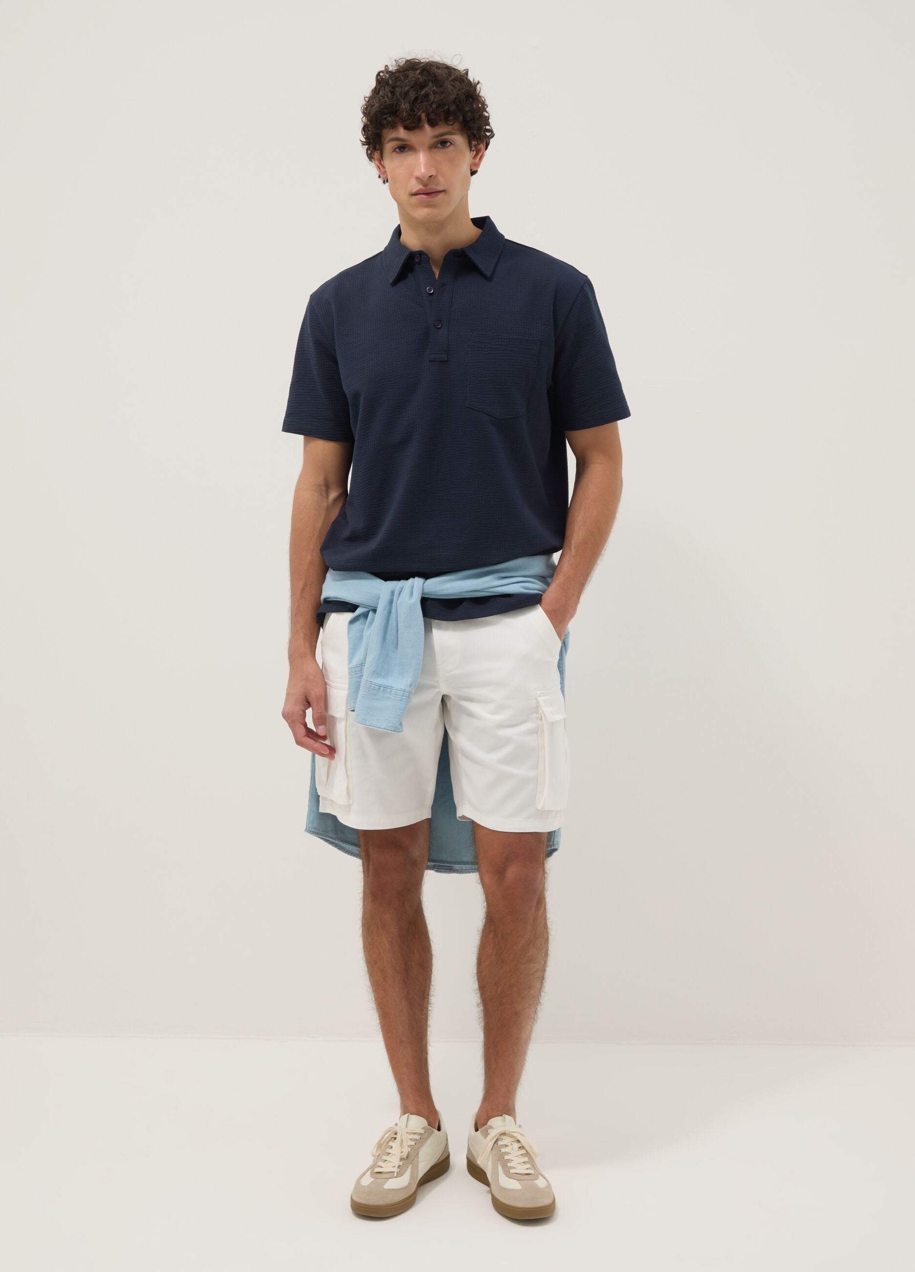 White pure cotton regular-fit cargo shorts