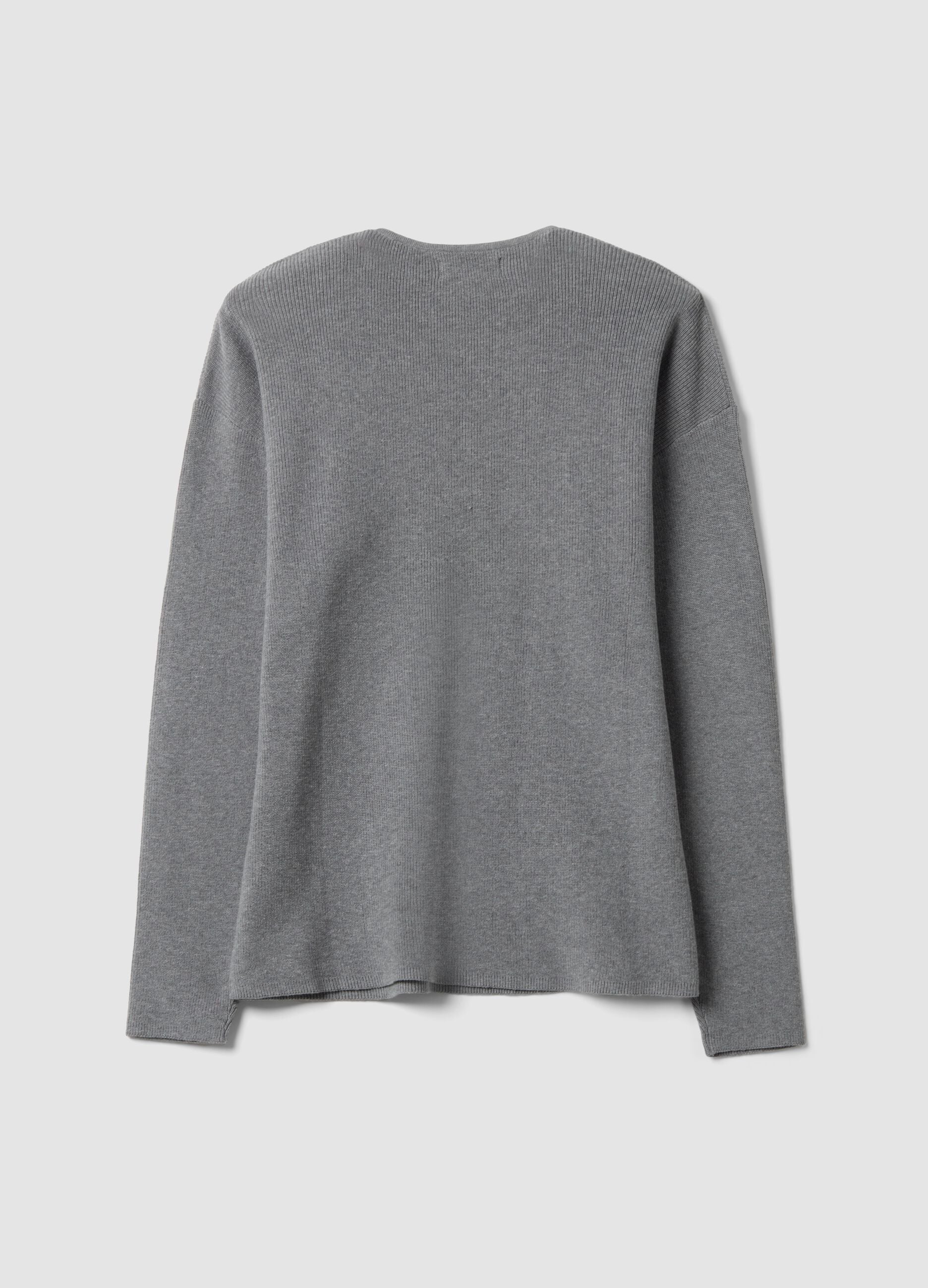 Maglia grigia in misto cotone con scollo serafino regular fit