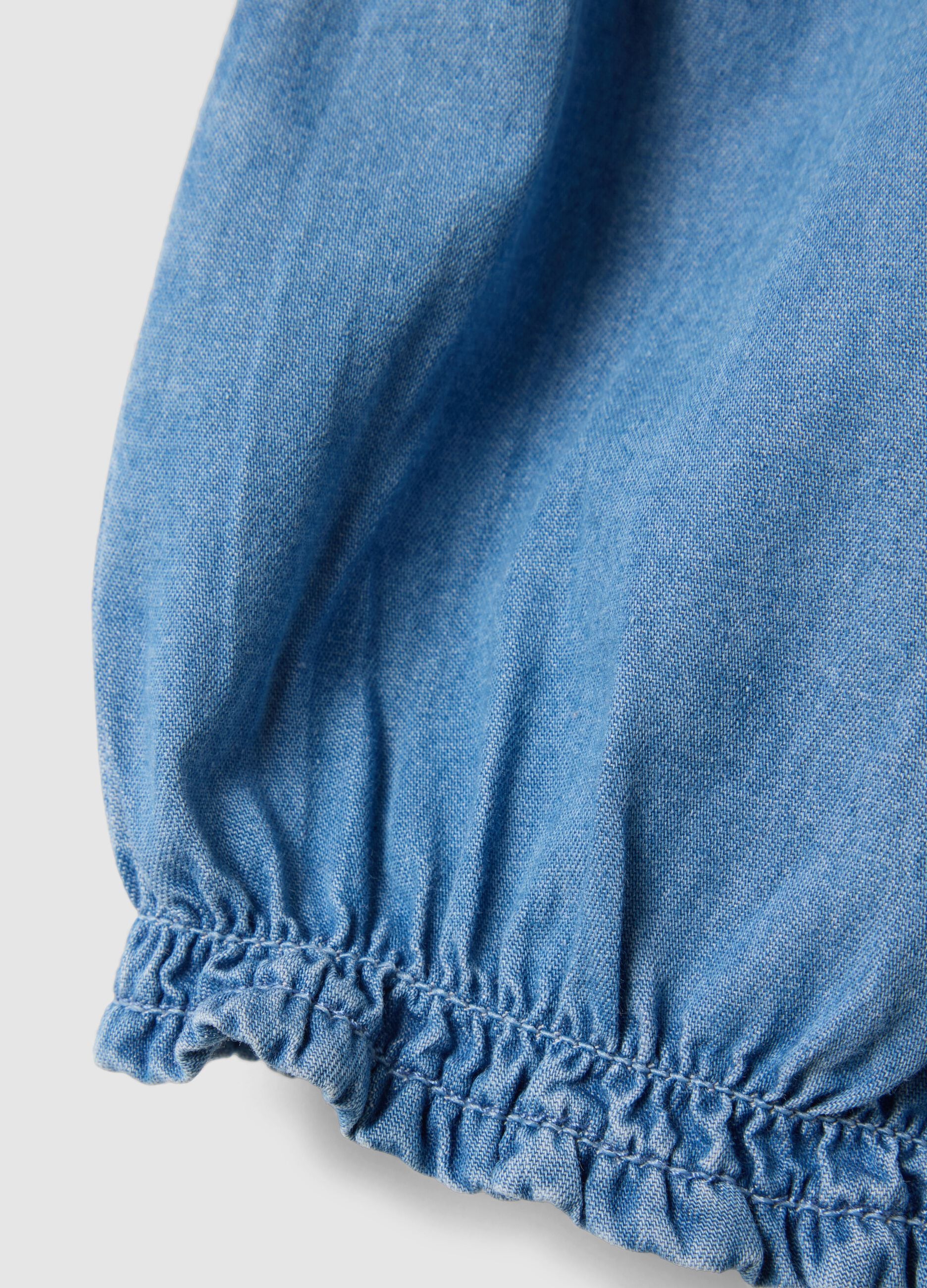 Newborn girl's regular fit blue denim cotton shorts with bow
