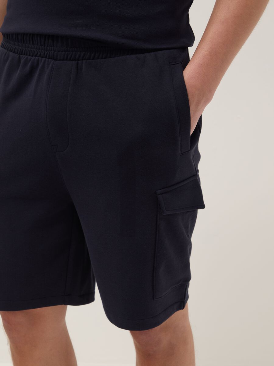 Blue cotton-blend cargo-pocket Bermuda shorts &ndash; relaxed fit_3