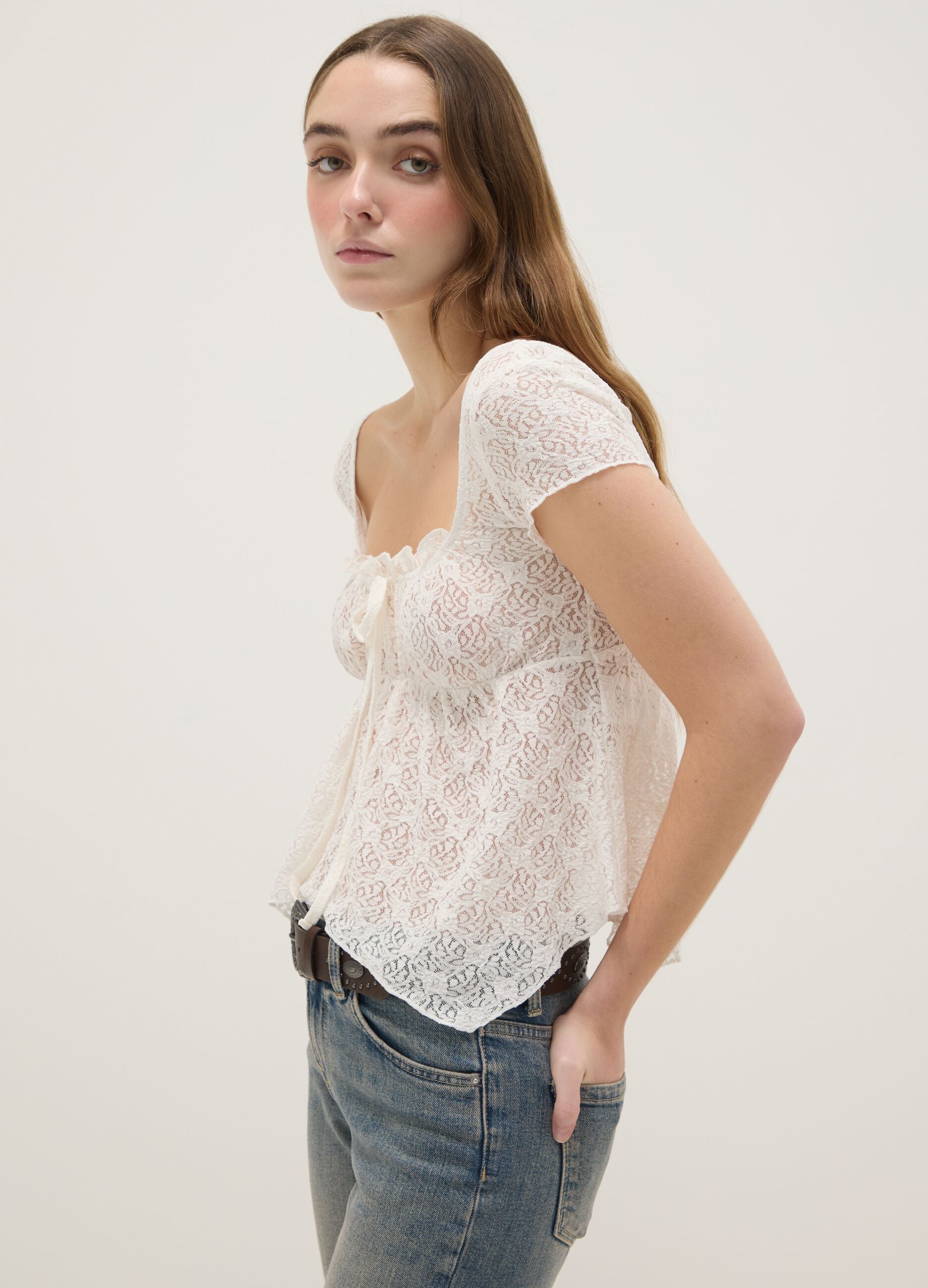 White lace t-shirt regular fit with bow