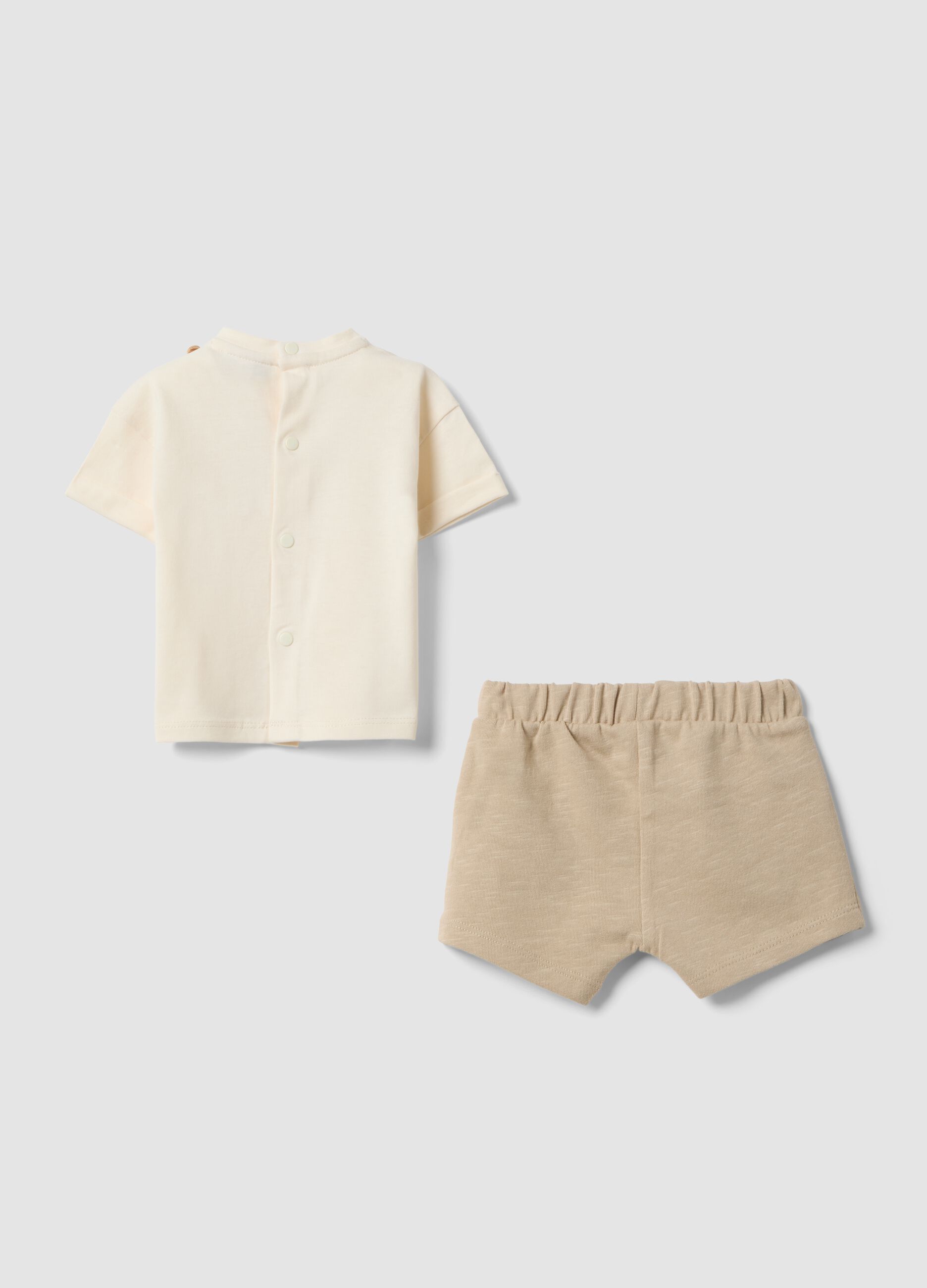 Beige organic cotton newborn set with relaxed fit
